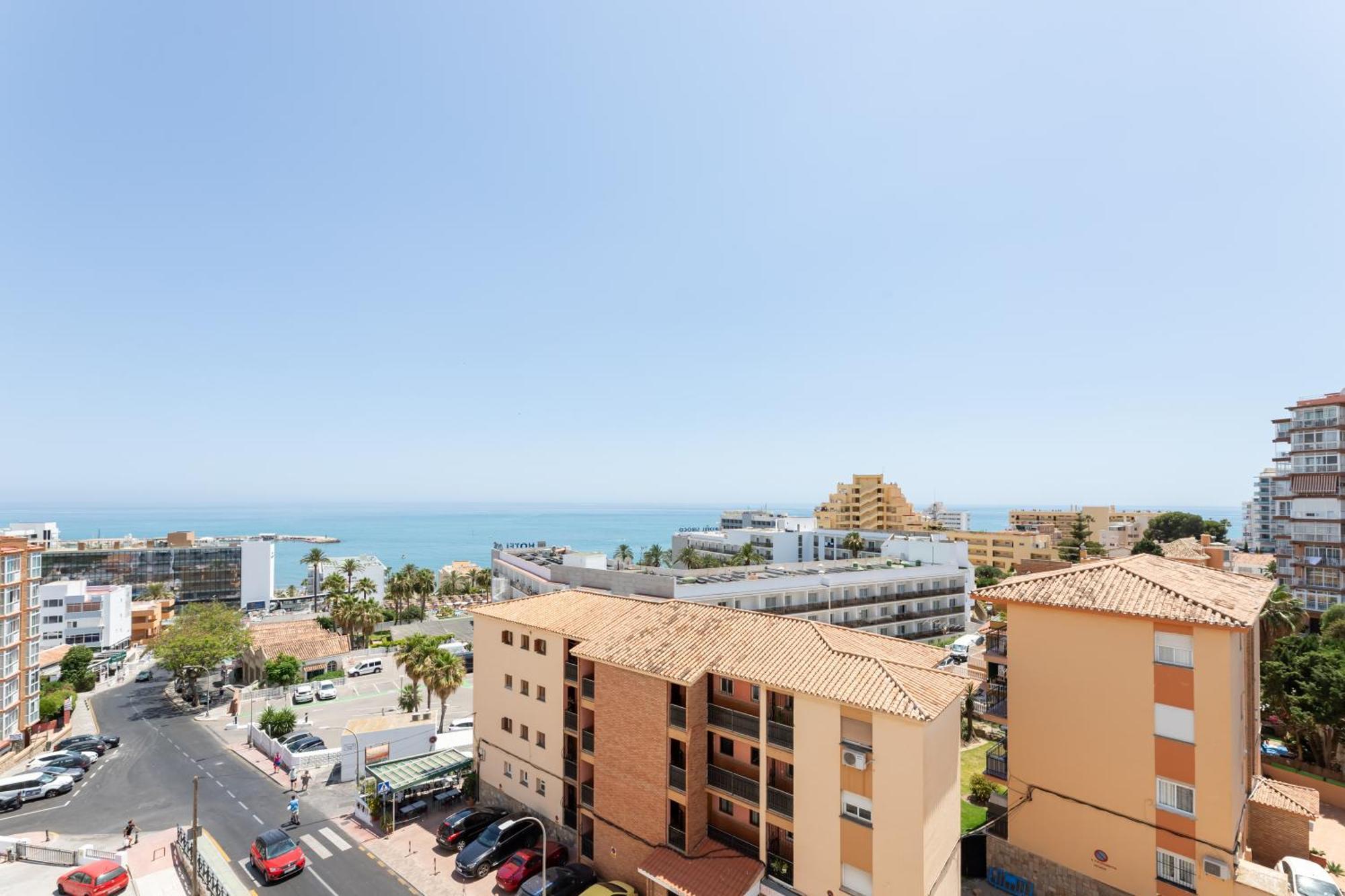 Apartamento Con Vistas Al Mar Cerca Del Puerto Benalmadena Bagian luar foto